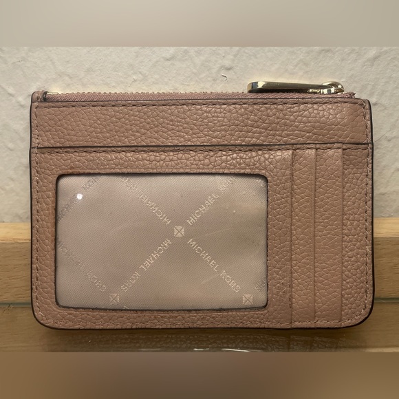 Michael Kors Wallet - Picture 5 of 9